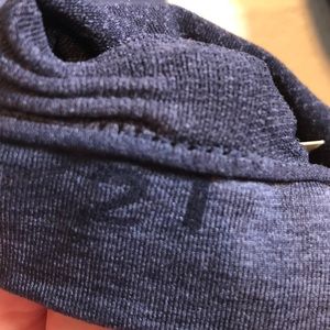 lululemon athletica Pants - Lululemon blue Ebb & flow crop legging sz 2 60077 lululemon athletica Pants - Lululemon blue Ebb & flow crop legging sz 2 60077